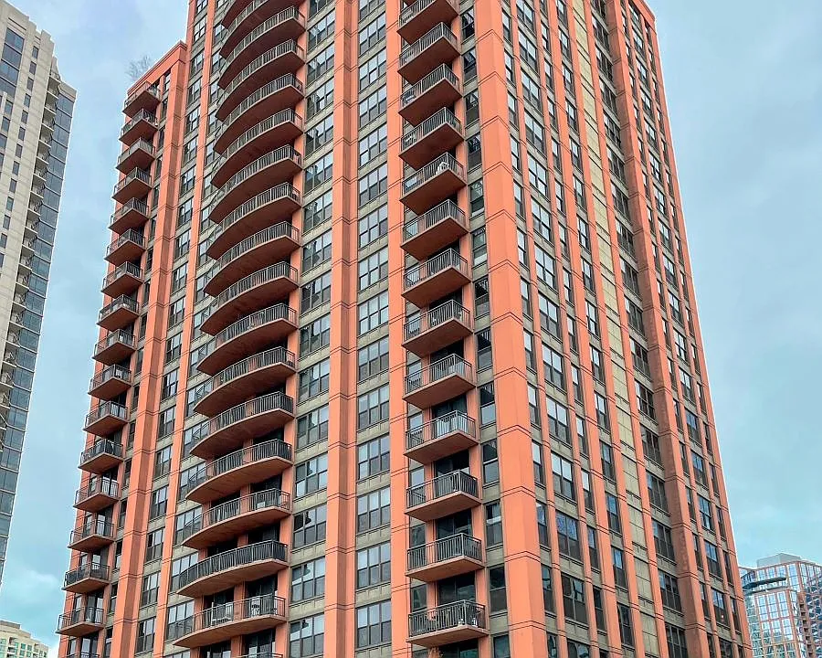 330 N Jefferson St #1407