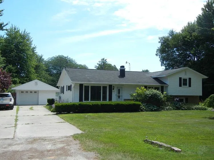 4779 Joy Rd photo 1
