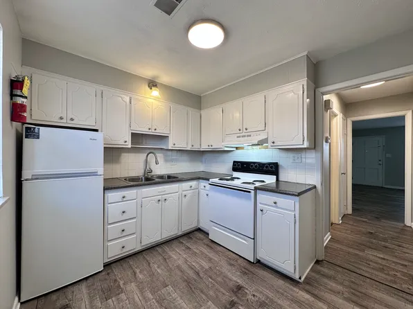 802 E King St APT 10, Jefferson City, TN 37760
