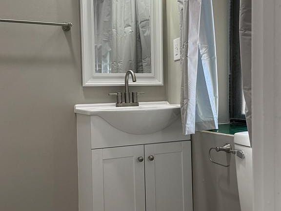 5th image of 108 E Kentucky St #1