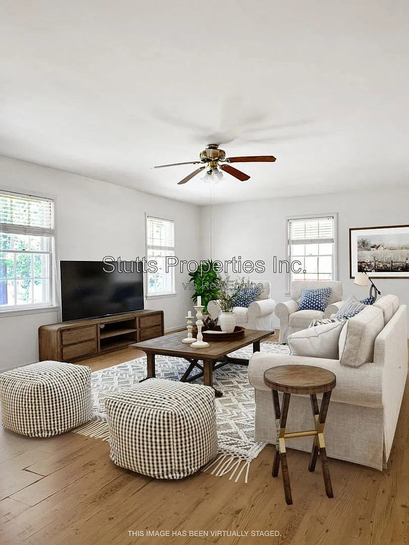 3 bed, 2.0 bath, $1,350 — Photo 2