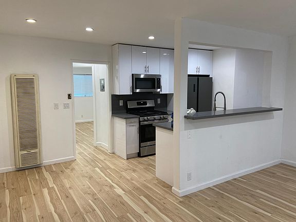 2nd image of 4241 McLaughlin Ave APT 2