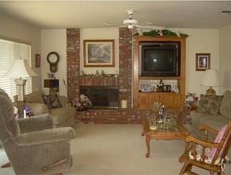 3rd image of 6662 Greenbriar Ct