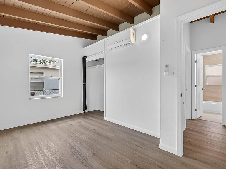 405 N 22nd St — Photo 10