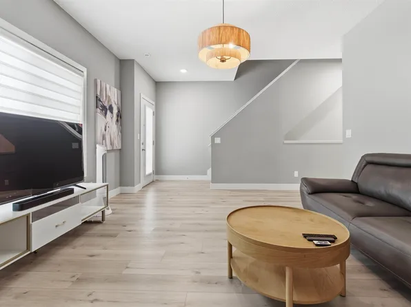 804 Welsh Dr SW #99, Edmonton, AB T6X 1Y8