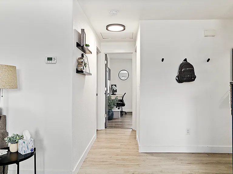 221 NE Steiger St #221 — Photo 10