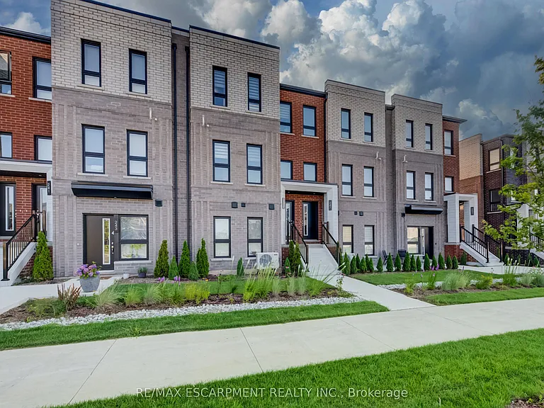 247 Burke St — Photo 2