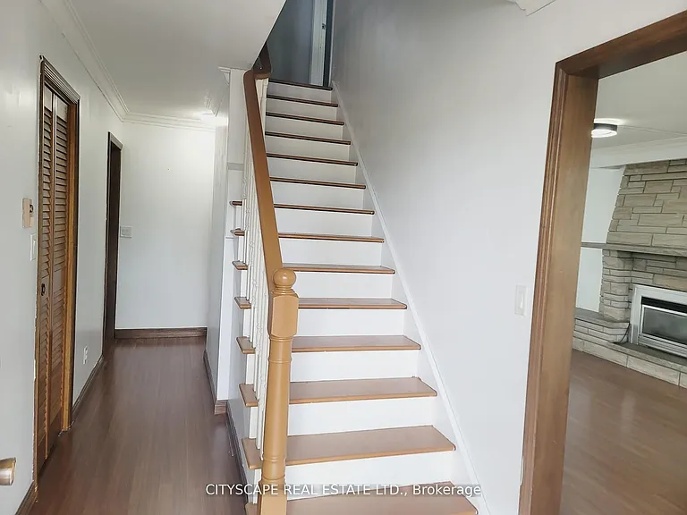 342 Sutherland Dr — Photo 13