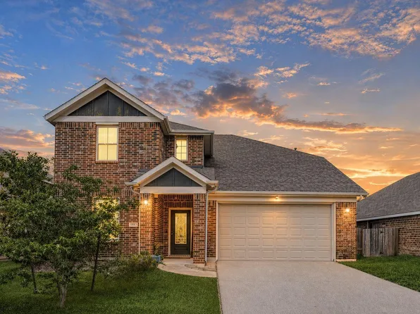6614 Hunters Way Ln, Baytown, TX 77521