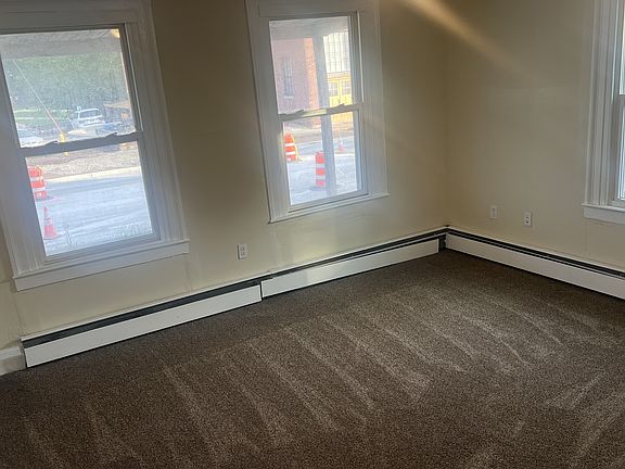 3rd image of 305 Madison St