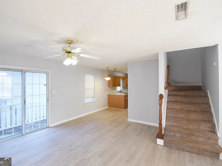 147 S Fairfield Dr — Photo 15
