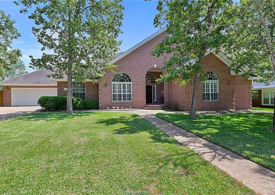1st image of 4704 Westminster Dr