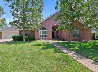 4704 Westminster Dr, Bryan, TX 77802
