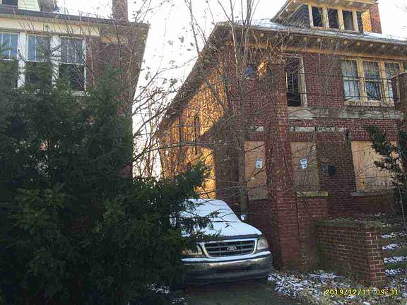 4371 W Philadelphia