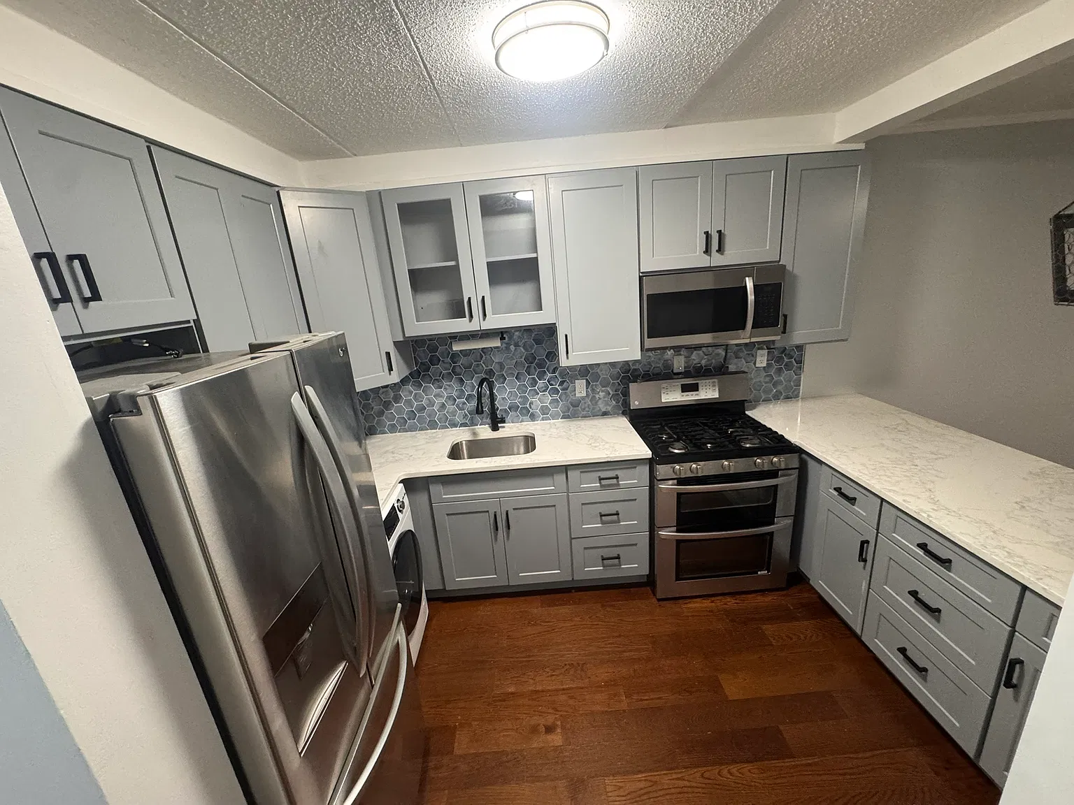 2 bed, 945 sqft, $3,000 — Photo 4