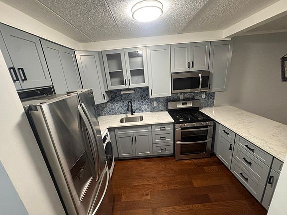 Kitchen (front)