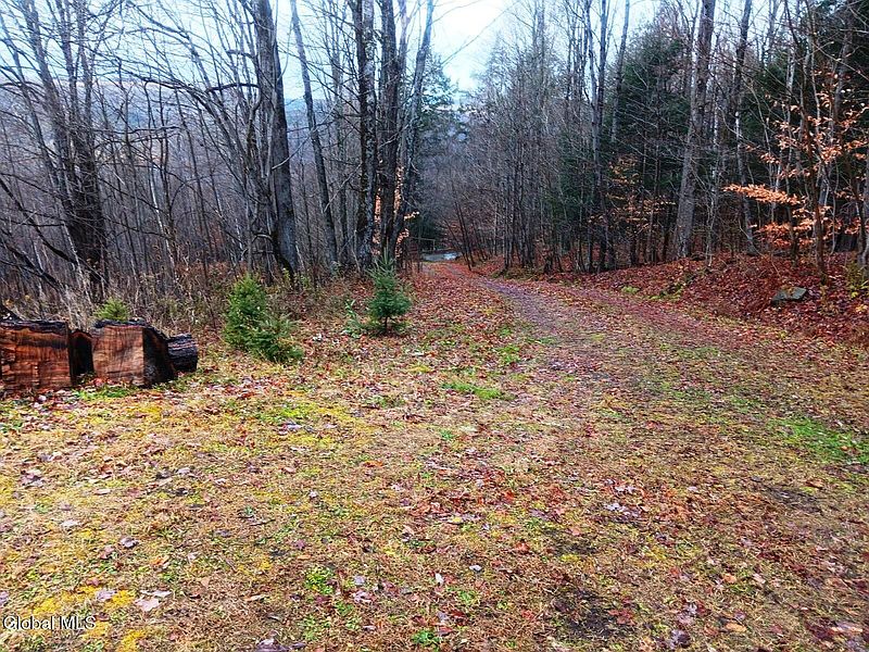 3rd image of 575 Hollenbeck Road