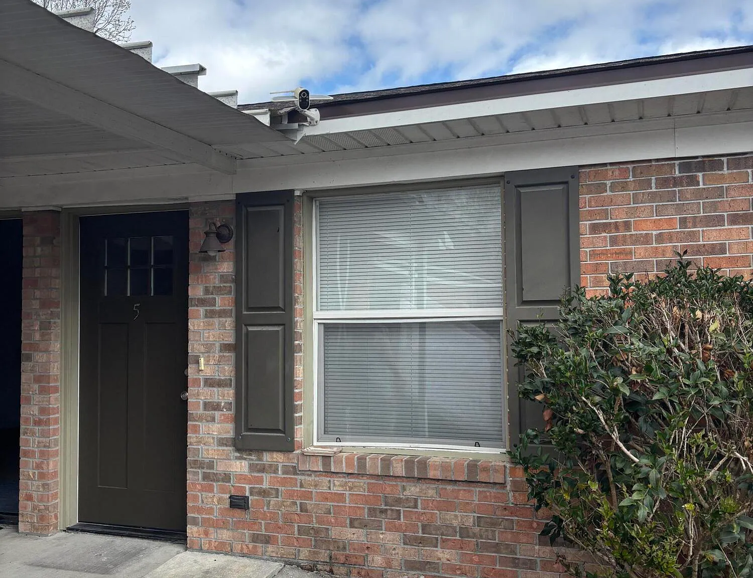 2 bed, 900 sqft, $1,095 — Photo 1