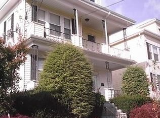 28 Mongenais St, Providence, RI 02909