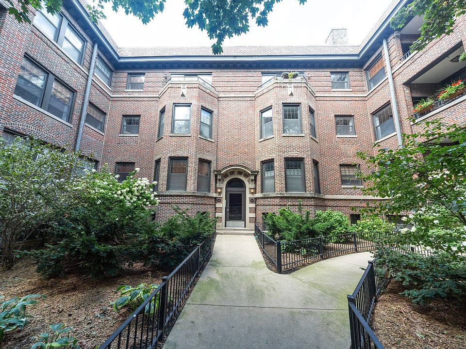 1st image of 920 W Schubert Ave #3