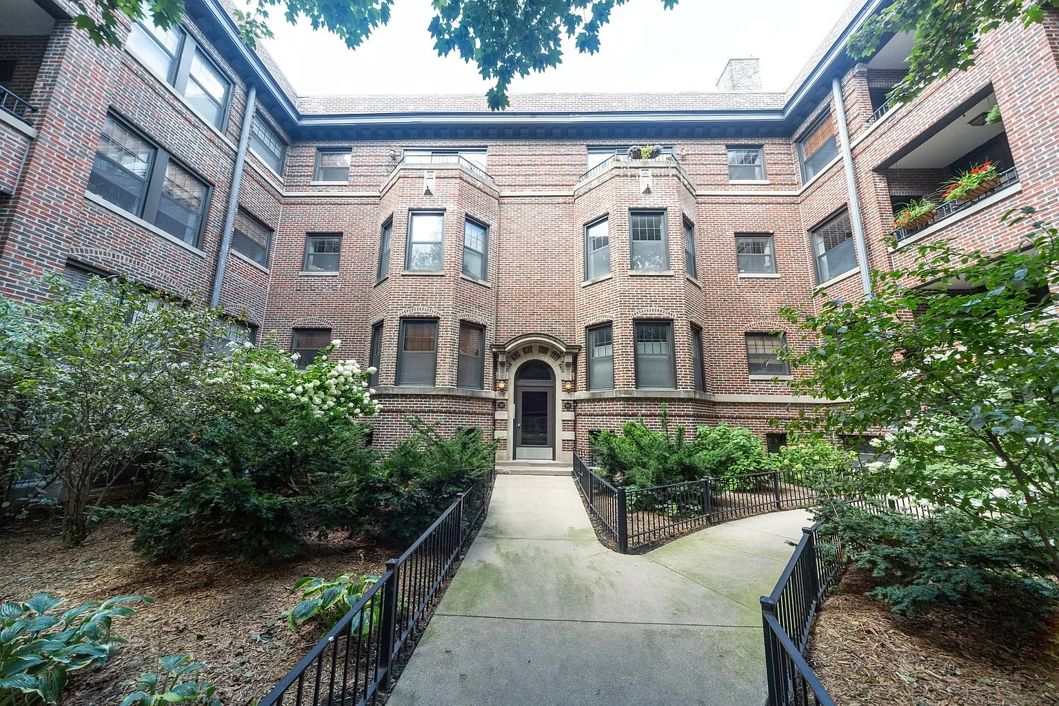 920 W Schubert Ave #3 photo 1