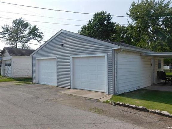 2nd image of 701 N Cherry St