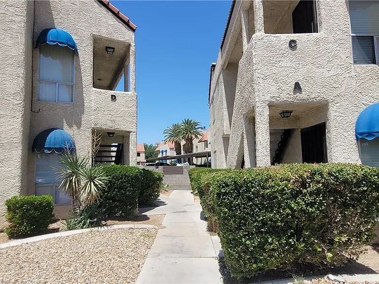 4941 Newport Cove Dr #B — Photo 29
