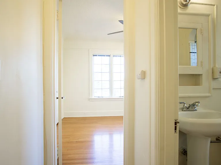 1944 NW Johnson St #301 — Photo 8