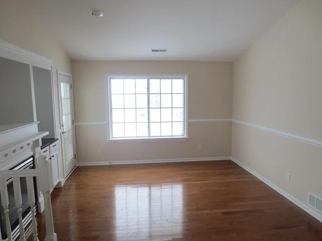 7494 Thomas Dr — Photo 3