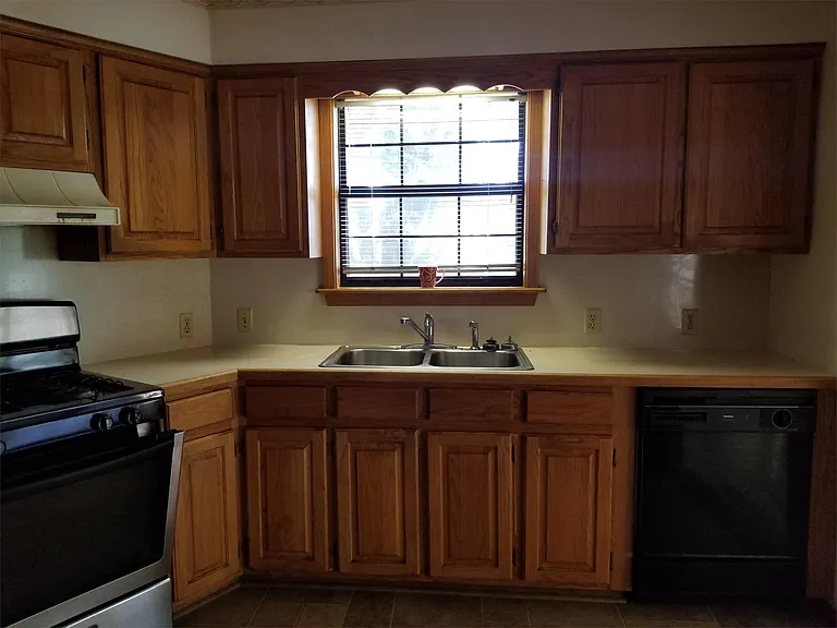 60 Crowden Ln — Photo 40