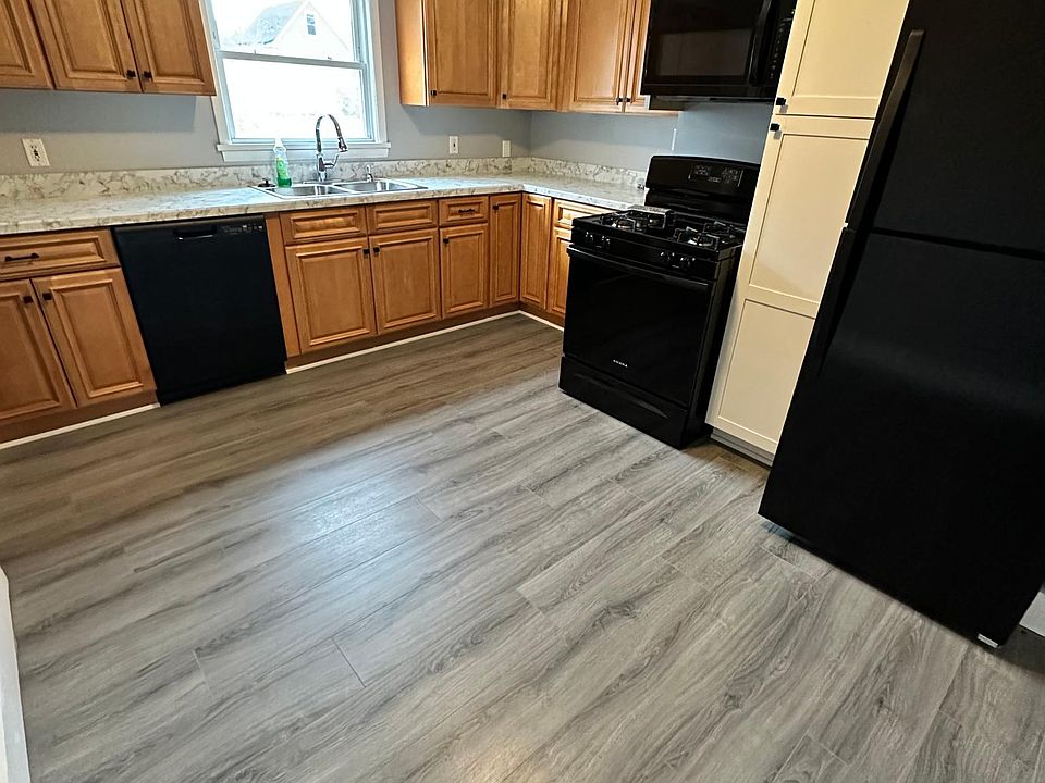 1st image of 276 W Tupper St #1