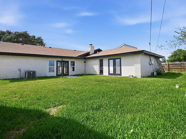 6826 Sahara Dr — Photo 38