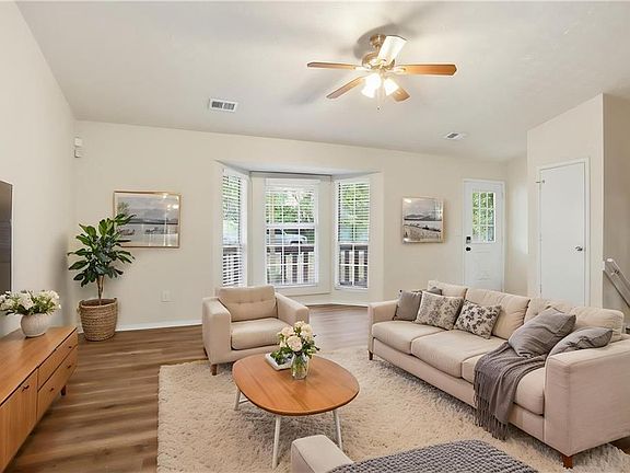 2nd image of 3071 Eastland Way