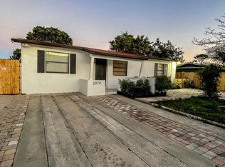 2070 NW 2nd St, Boynton Beach, FL 33435