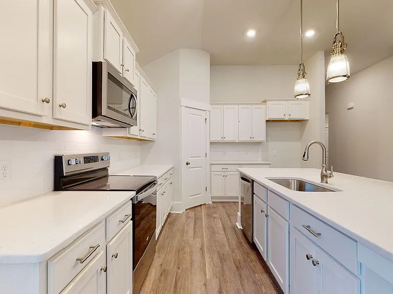 510 Edgewater Way — Photo 19