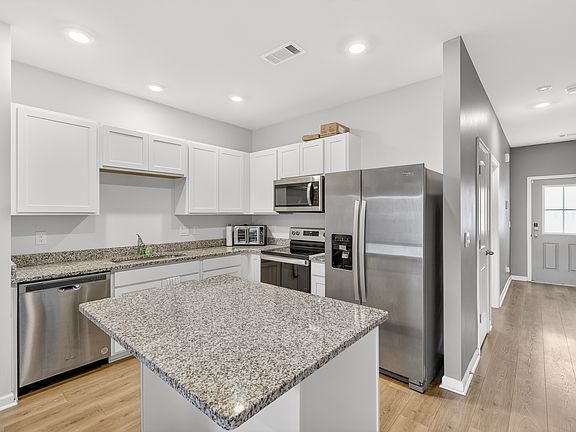 2nd image of 140 Cecil Rd