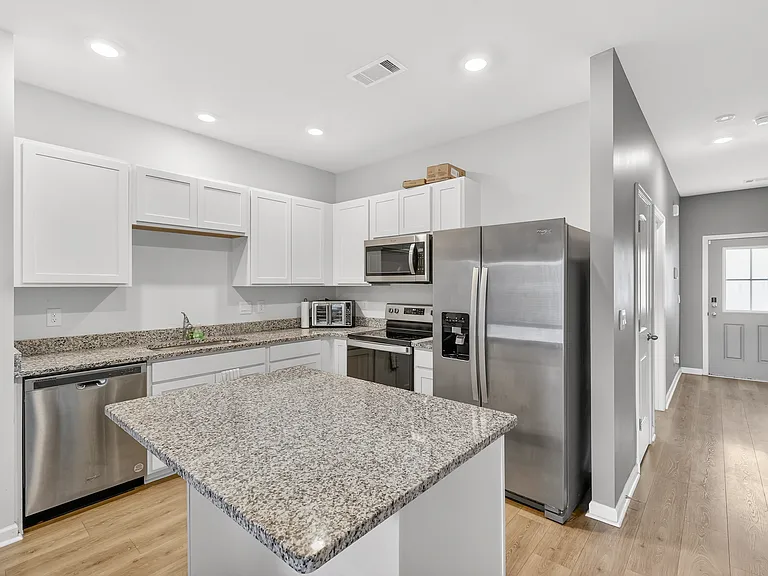140 Cecil Rd — Photo 2