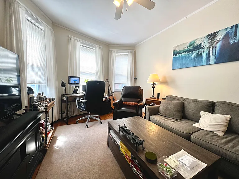 109 Strathmore Rd #7 — Photo 2