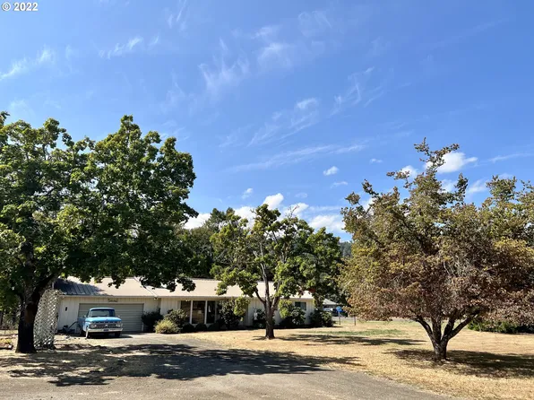 710 Lawson Bar Rd, Myrtle Creek, OR 97457