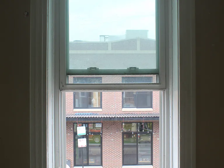 2025 W 35th St #2F — Photo 22