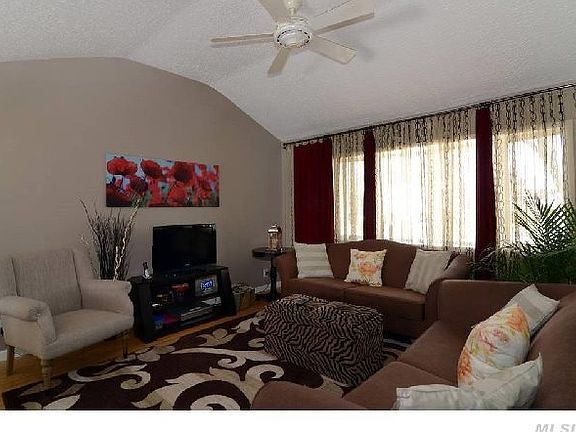 5th image of 21 Peachtree Ln