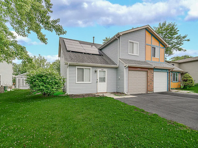 1807 Whitney Dr — Photo 3
