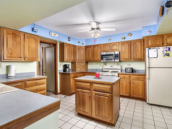 4th image of 1321 Elm Dr