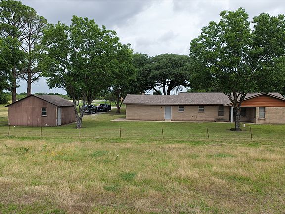 4th image of 371 Liska Rd