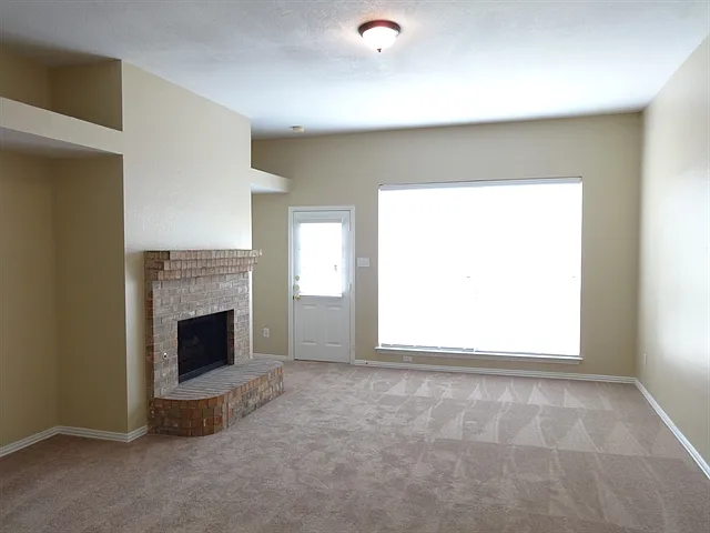 3 bed, 2.0 bath, 1973 sqft, $2,375 — Photo 4