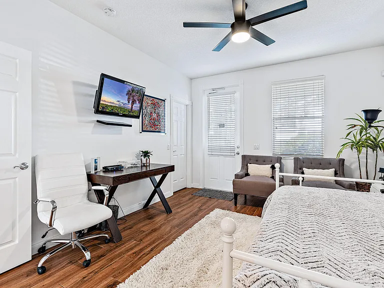 116 Caravelle Dr — Photo 15