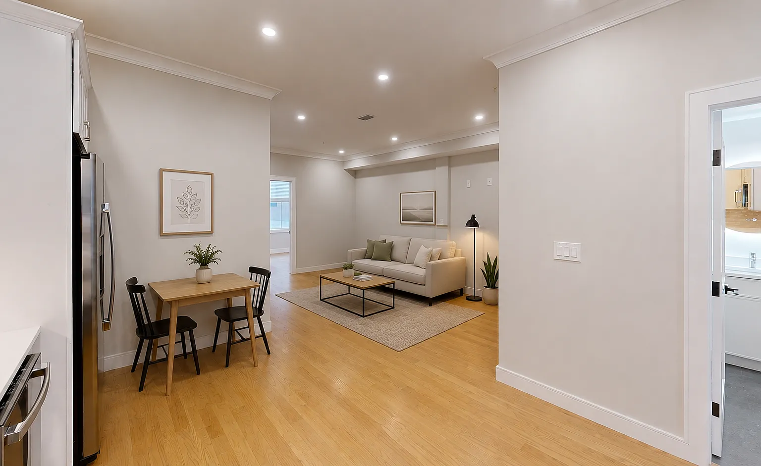 4 bed, 1100 sqft, $6,900 — Photo 2