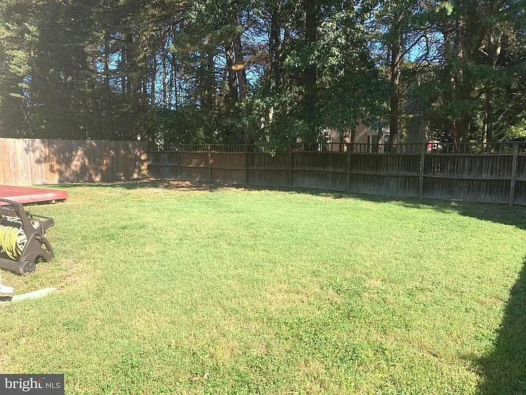 7931 Carriage Dr — Photo 41