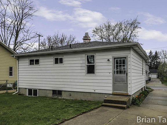 5th image of 122 35th St SE