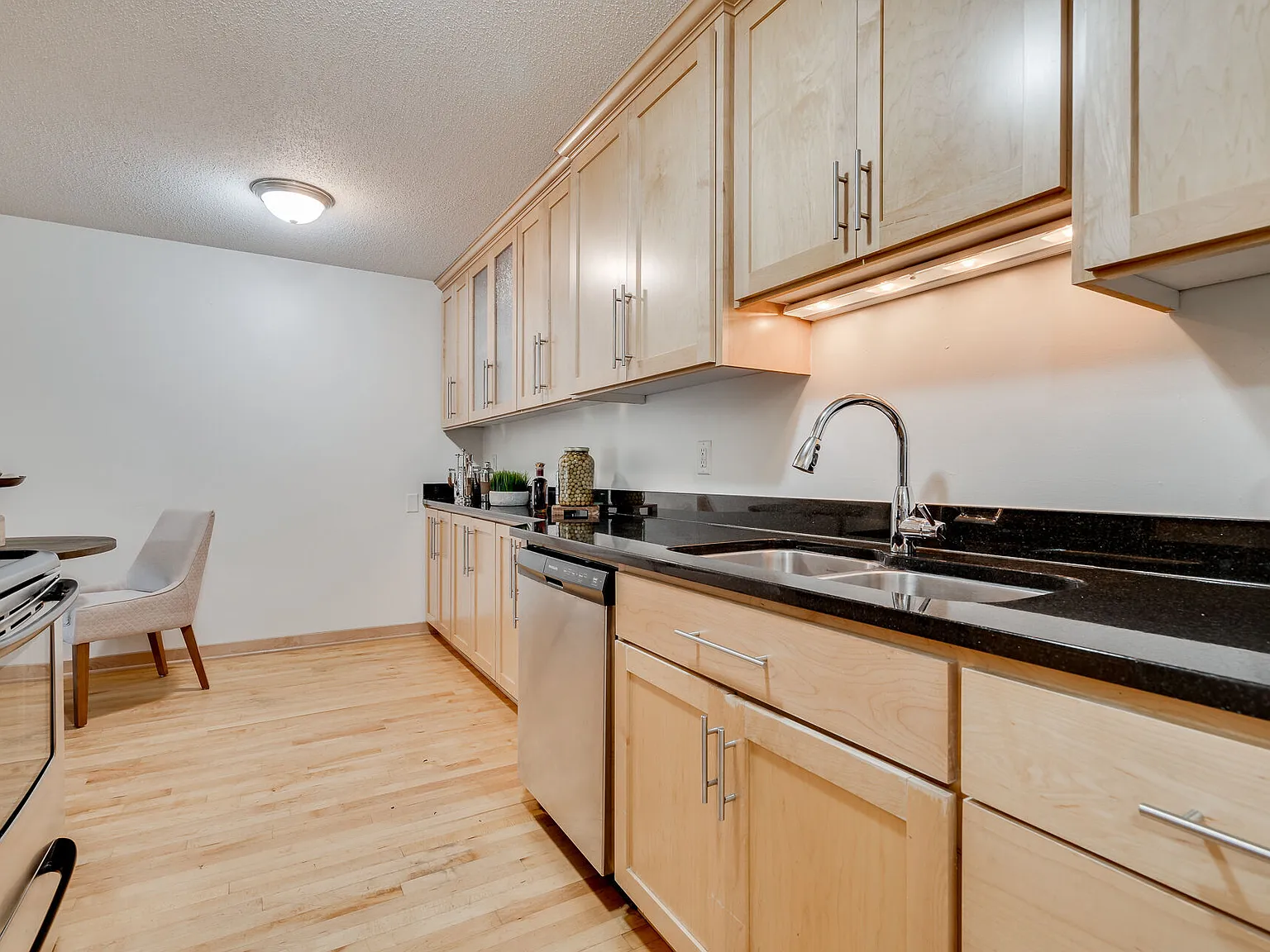 311 Kenwood Pkwy — Photo 2